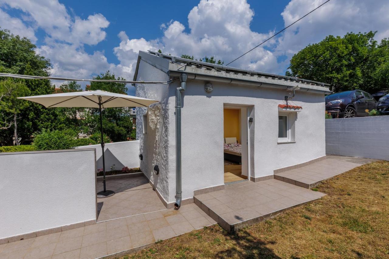 Charming Studio With Hot Tube, Terrace, Barbecue And Garden Kraljevica Esterno foto