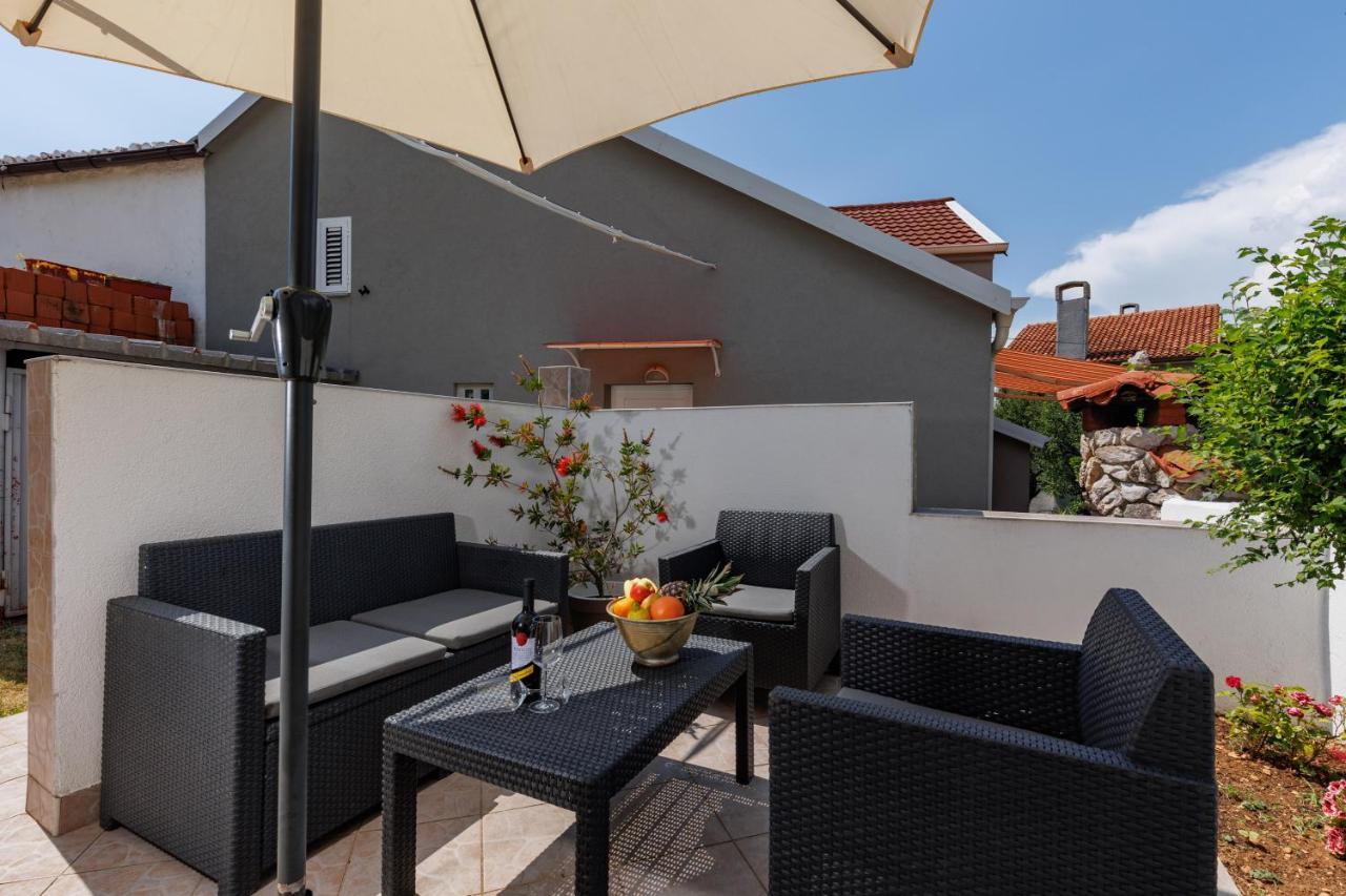 Charming Studio With Hot Tube, Terrace, Barbecue And Garden Kraljevica Esterno foto