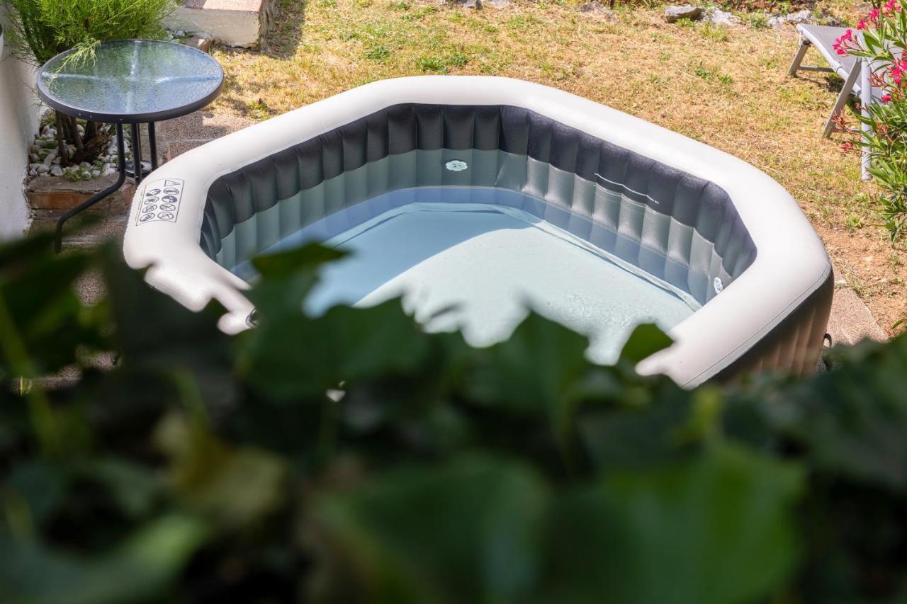 Charming Studio With Hot Tube, Terrace, Barbecue And Garden Kraljevica Esterno foto