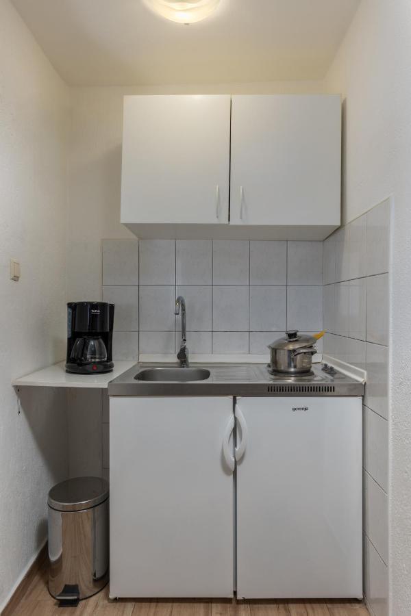Charming Studio With Hot Tube, Terrace, Barbecue And Garden Kraljevica Esterno foto