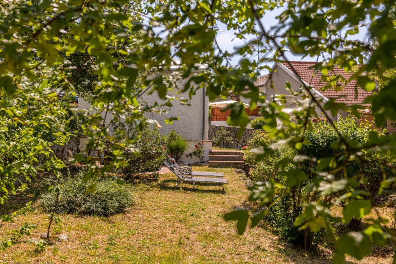 Charming Studio With Hot Tube, Terrace, Barbecue And Garden Kraljevica Esterno foto